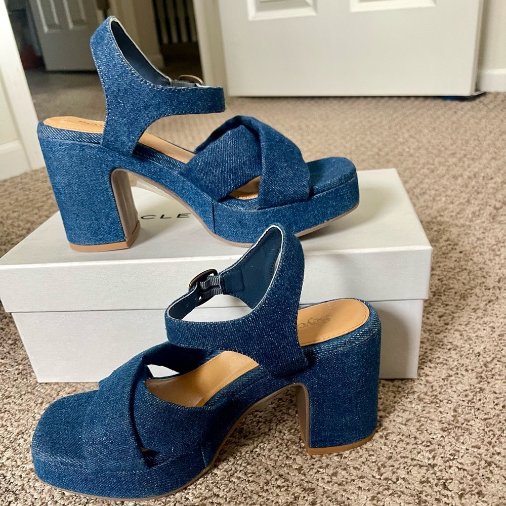 🆕 Seychelles ‘Blessing’ Denim Platform Sandals - Picture 4 of 7